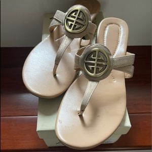 Women’s sandals.